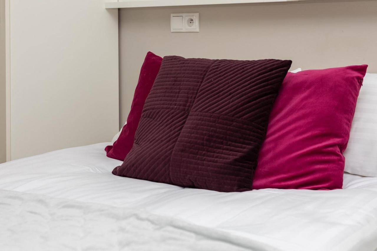 Rent Like Home - Nowy Swiat 47A Варшава Екстериор снимка