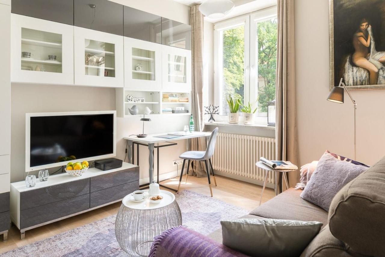 Rent Like Home - Nowy Swiat 47A Варшава Екстериор снимка
